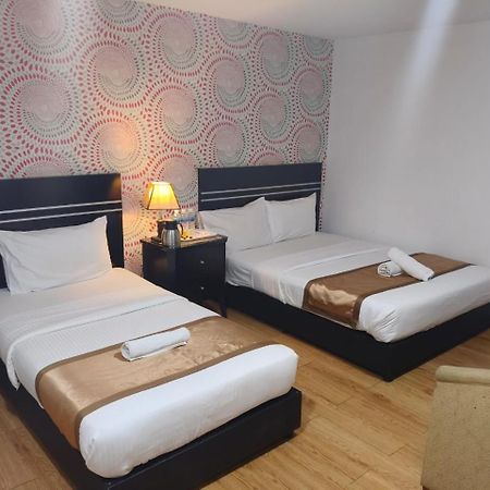Bluebell Hotel Skudai Bagian luar foto
