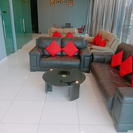 Bluebell Hotel Skudai Bagian luar foto