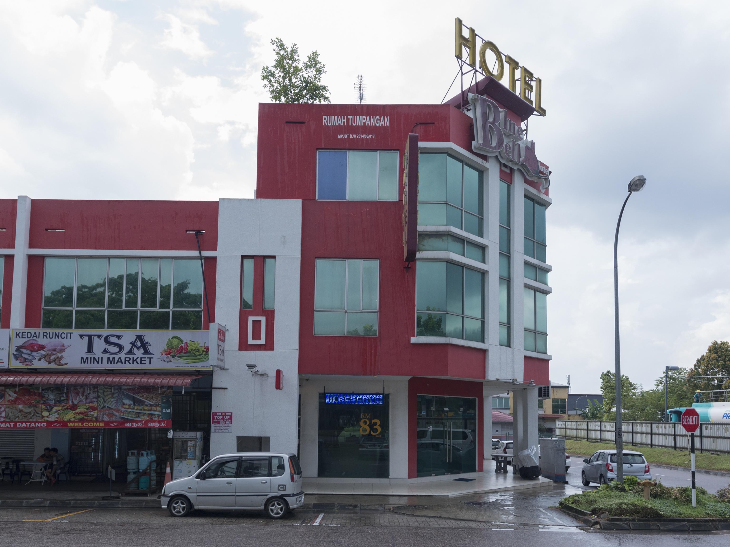 Bluebell Hotel Skudai Bagian luar foto