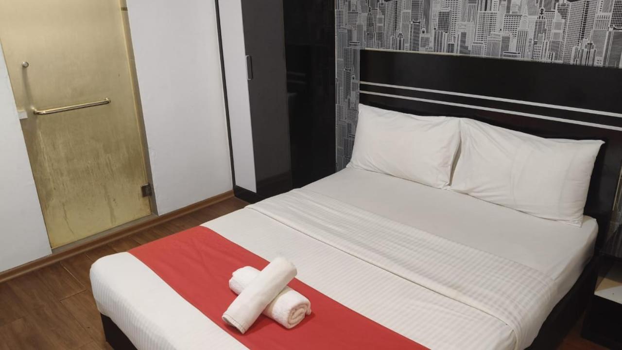 Bluebell Hotel Skudai Bagian luar foto