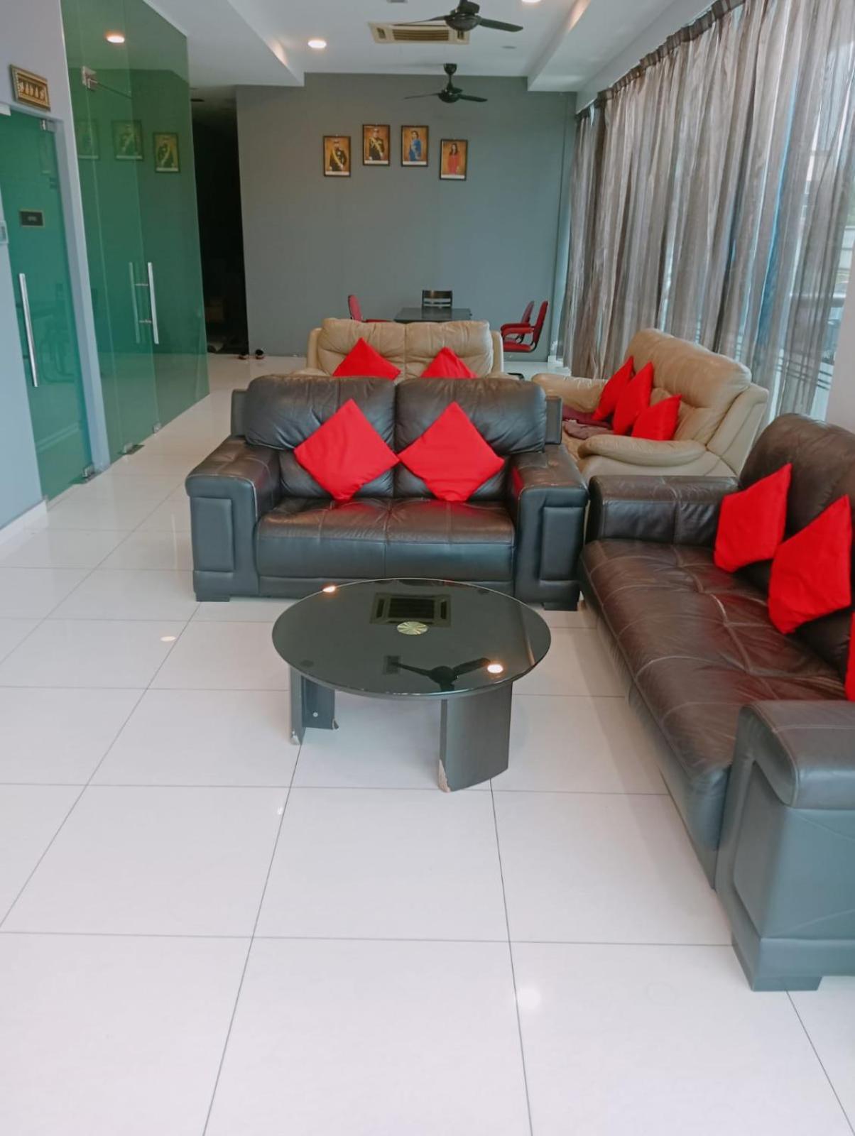 Bluebell Hotel Skudai Bagian luar foto