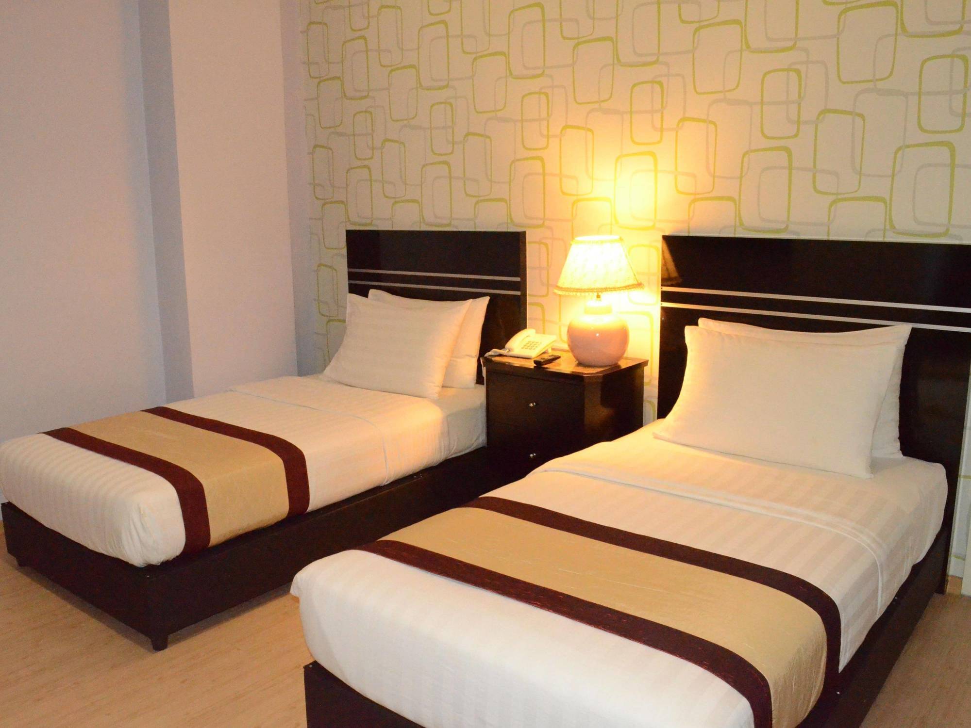 Bluebell Hotel Skudai Bagian luar foto