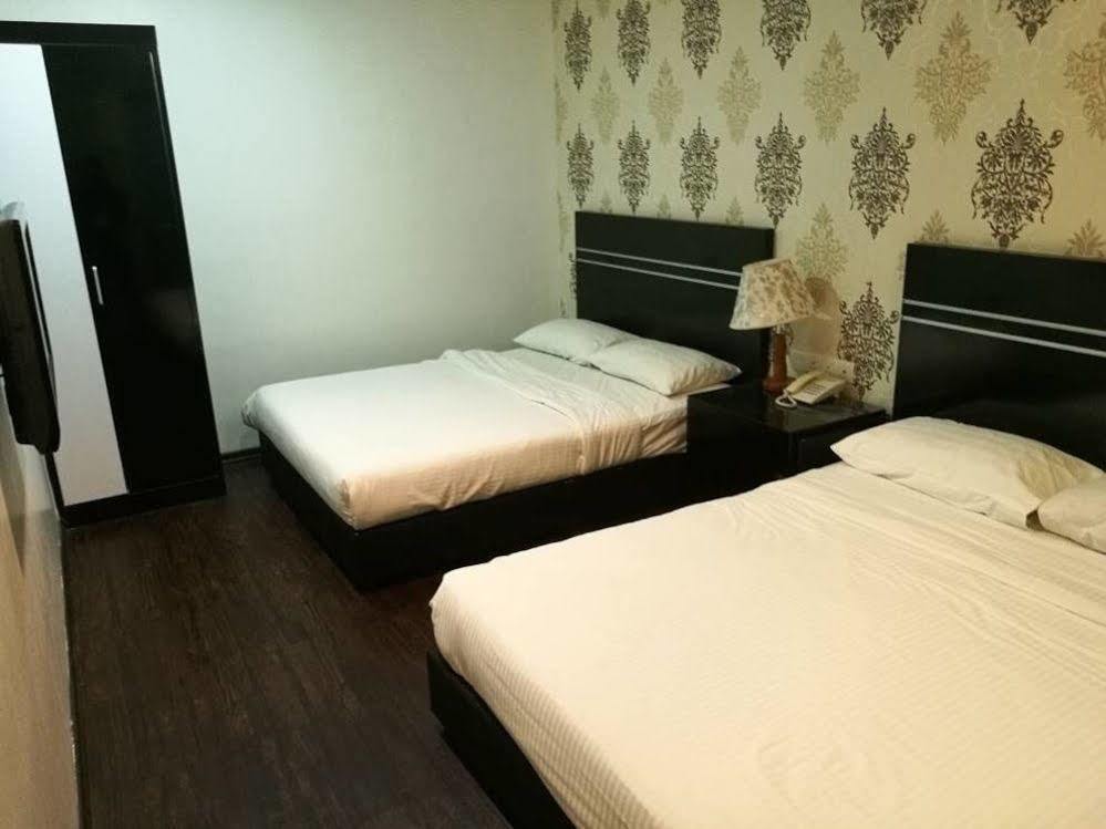 Bluebell Hotel Skudai Bagian luar foto