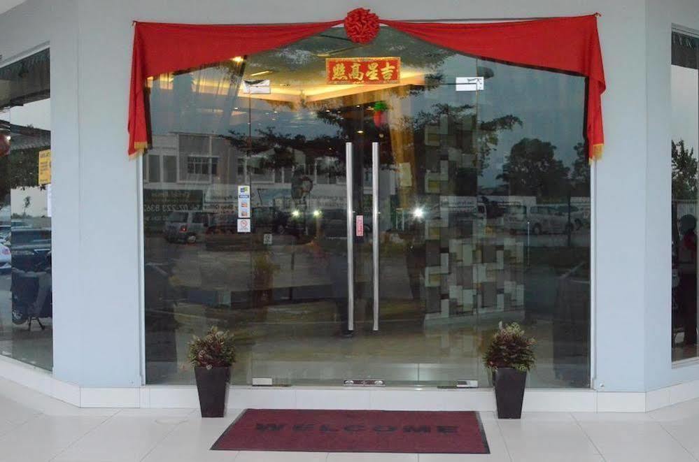 Bluebell Hotel Skudai Bagian luar foto